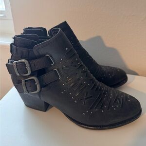 Caterpillar CAT Women's Cheyenne Black Buckle Studded Leather Boots
 – Size 8.5